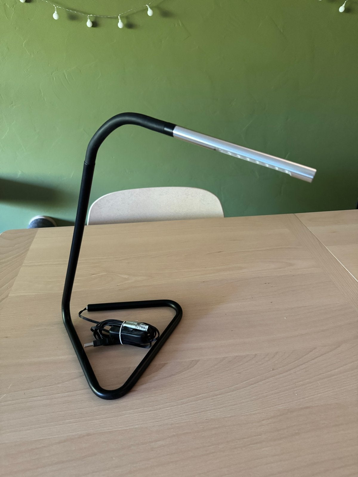 IKEA Harte USB Bureaulamp - Zwart/Zilver LED, Bureaulamp, Ophalen of Verzenden, Zo goed als nieuw, IKEA