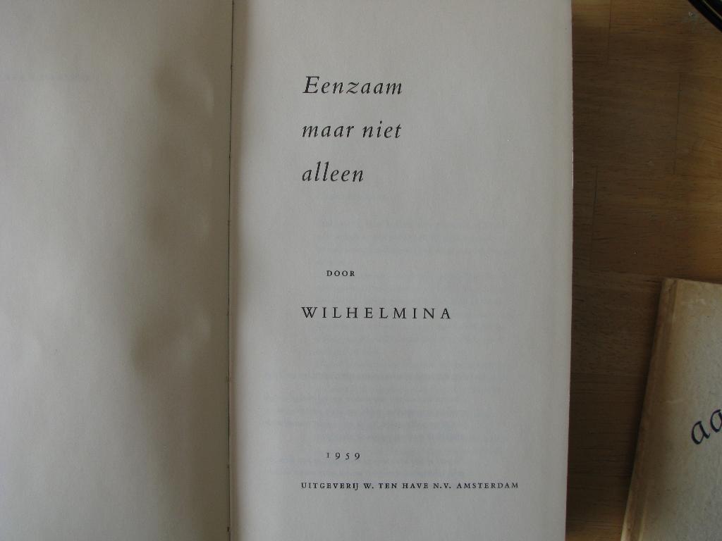 Over Koningin Wilhelmina, Ophalen of Verzenden, Gelezen