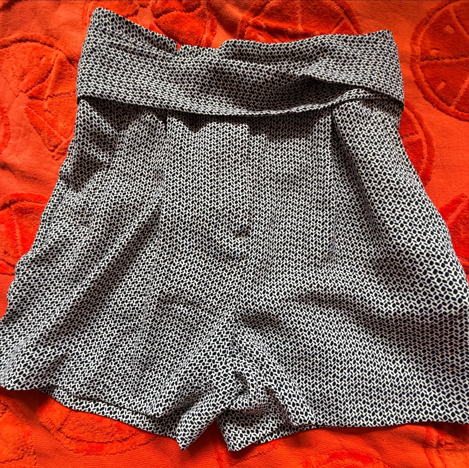 Nieuwe H&M shorts met patroon, maat 36 (S), Kleding | Dames, Overige kleuren, Kort, Nieuw, Ophalen of Verzenden