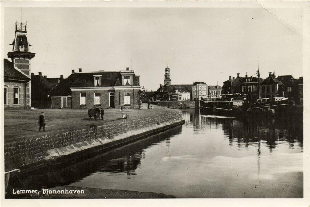Lemmer, Binnehaven - boot volk - 1949 gelopen, Ophalen of Verzenden, 1940 tot 1960, Gelopen, Friesland