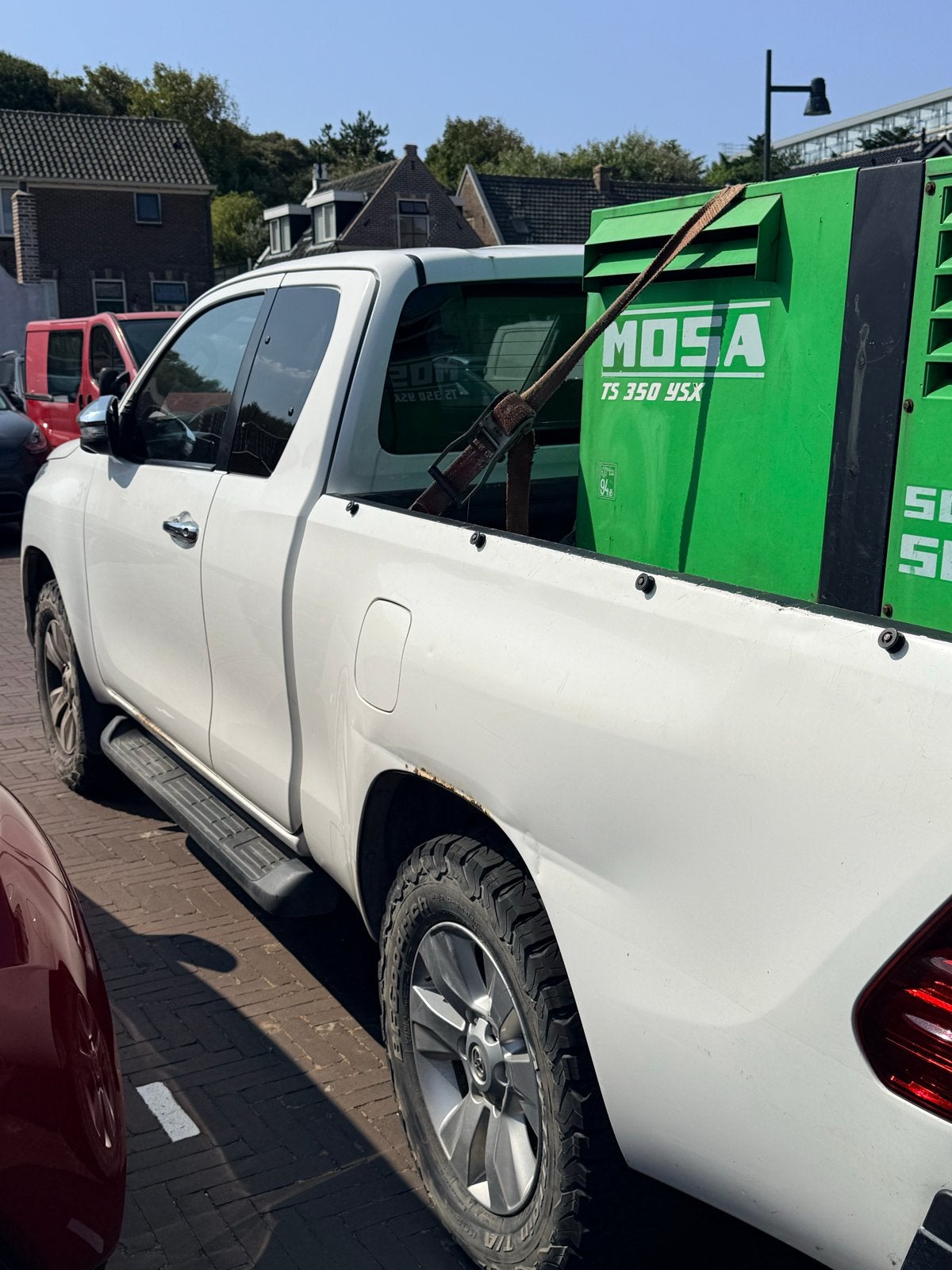 Toyota Hilux 2.4 D-4d 4WD 150PK 2018, 15 km/l, Zwart, 4 cilinders, Wit
