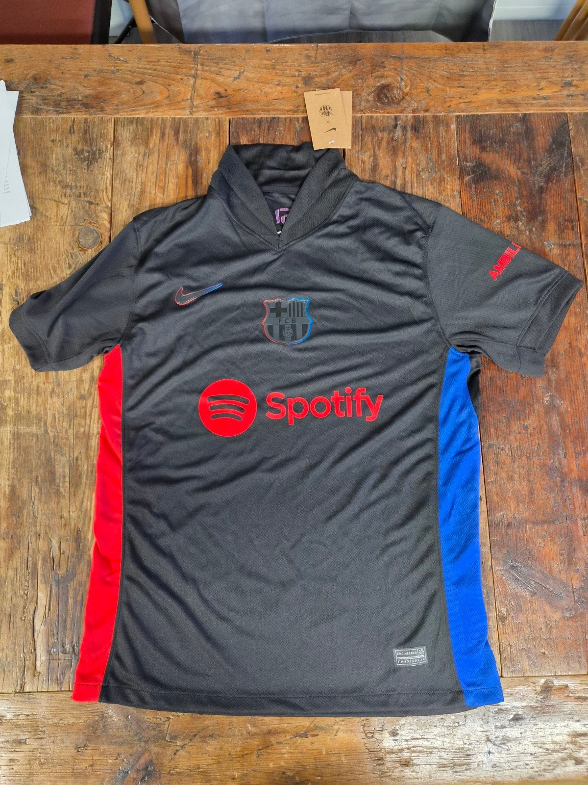 Barcelona voetbal T-shirt maat M, Maat 48/50 (M), Zwart, Nike, Nieuw