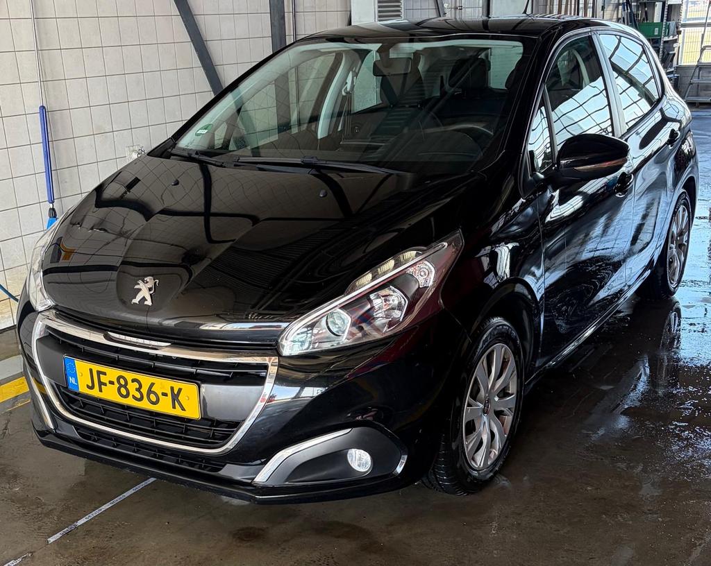 Peugeot 208 1.2 VTI 60KW/82PK 5-D 2016 Zwart, Auto's, Peugeot, Voorwielaandrijving, 1199 cc, Origineel Nederlands, Handgeschakeld