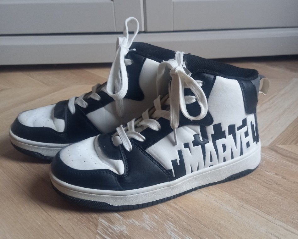 Marvel sneakers schoenen maat 36, Gebruikt, Ophalen of Verzenden, Marvel, Jongen of Meisje