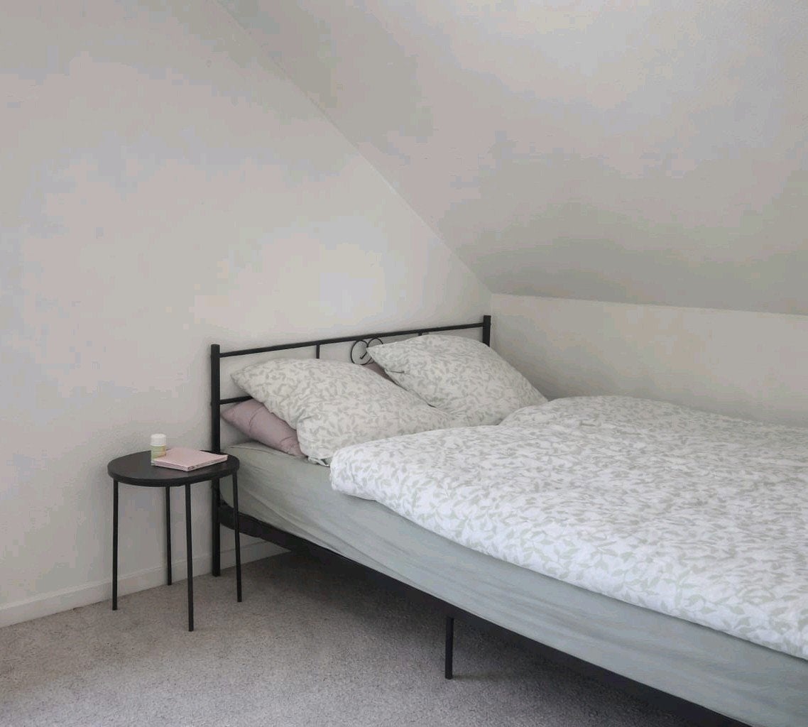 Bedframe - Zo goed als nieuw, makkelijk te vervoeren, Ophalen, Zwart, Tweepersoons, 140 cm