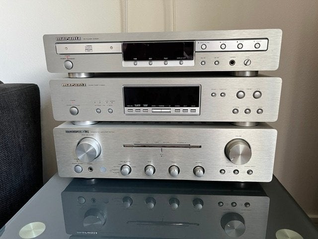 Audio-apparatuur Marantz met twee geluidsboxen TransTec, Tuner of Radio, Losse componenten, Zo goed als nieuw, Ophalen