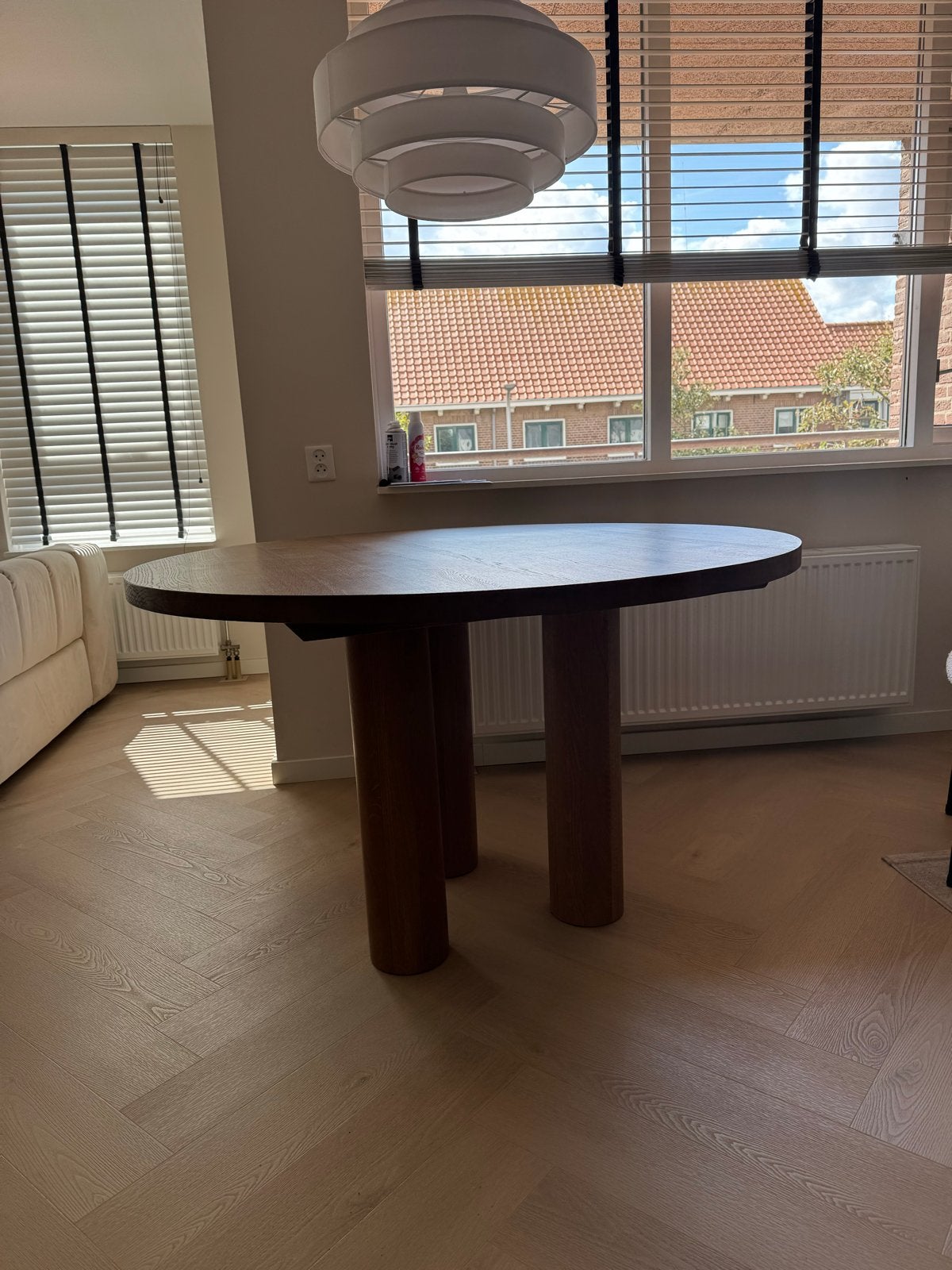 Ronde eikenhouten eettafel met 3 poten, Ophalen, Gebruikt, 100 tot 150 cm, Vier personen