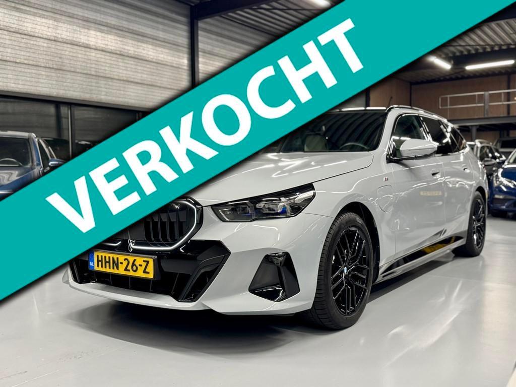 BMW 5-serie Touring 530e M-SPORT Pano/Harman/Trekhaak/Led, Automaat, 1998 cc, Achterwielaandrijving, 1800 kg