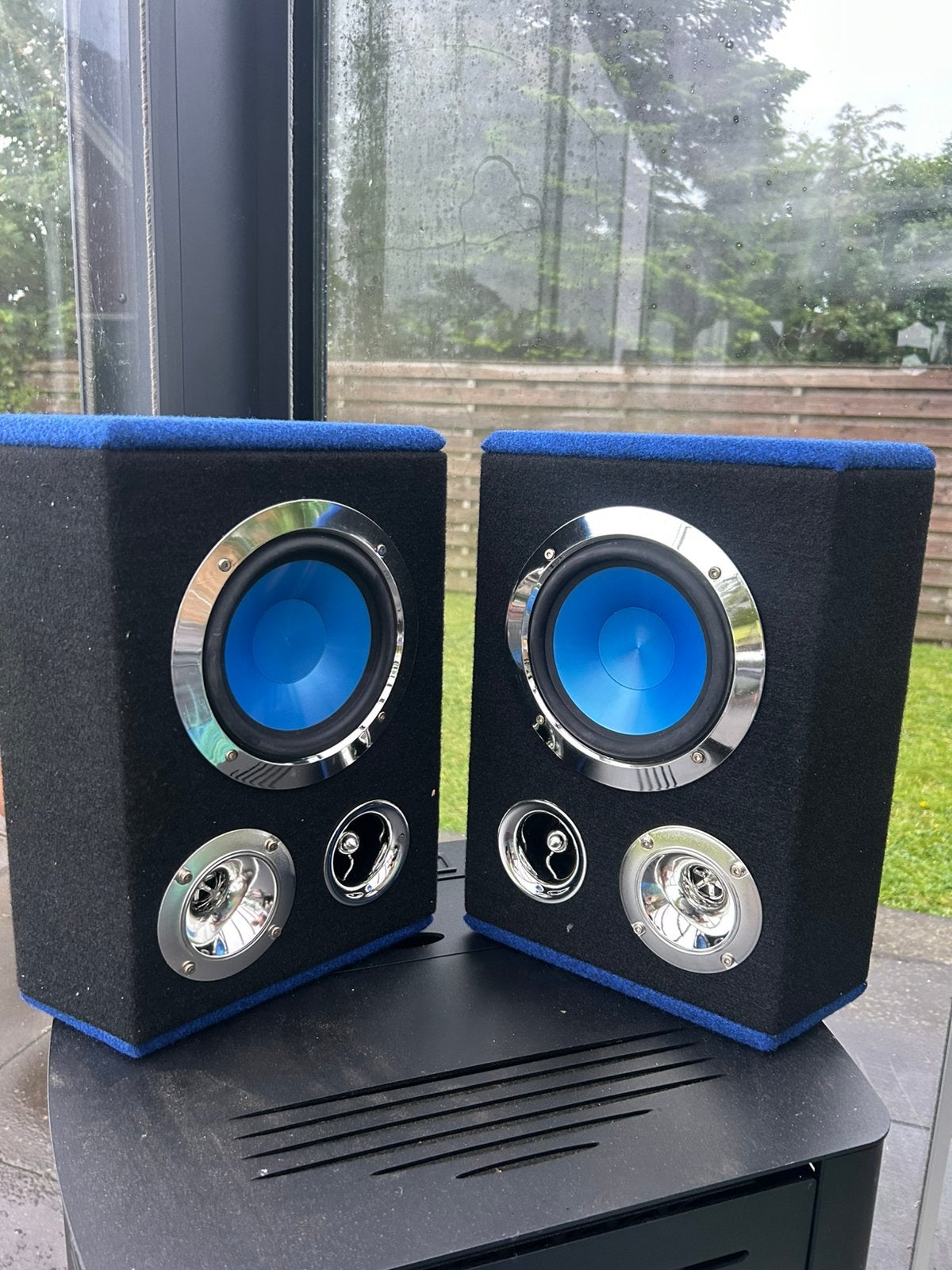 Autospares Music Boxen 300 Watt - Set van 2, Gebruikt, 120 watt of meer, Front, Rear of Stereo speakers, Ophalen
