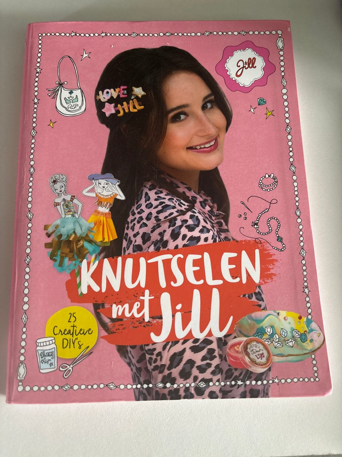 Knutselen met Jill - 25 creatieve DIY's, Ophalen of Verzenden, Nieuw, Scrapbooking en Knutselen, Geschikt voor kinderen
