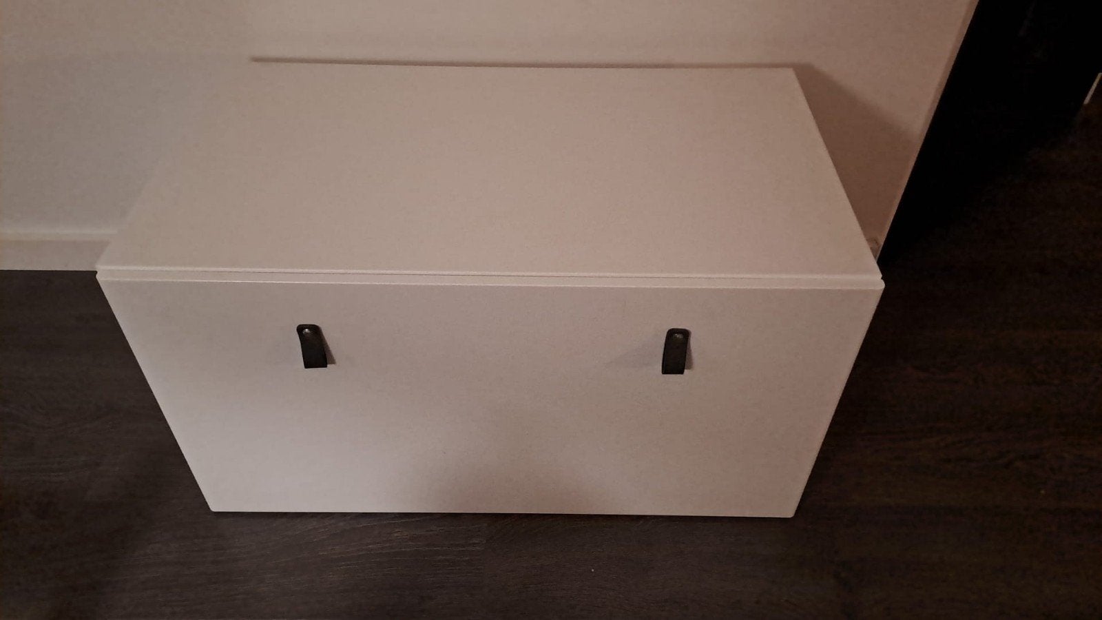 3x zgan Ikea Smastad speelgoedkisten met grijze leren lussen, Ophalen, Zo goed als nieuw