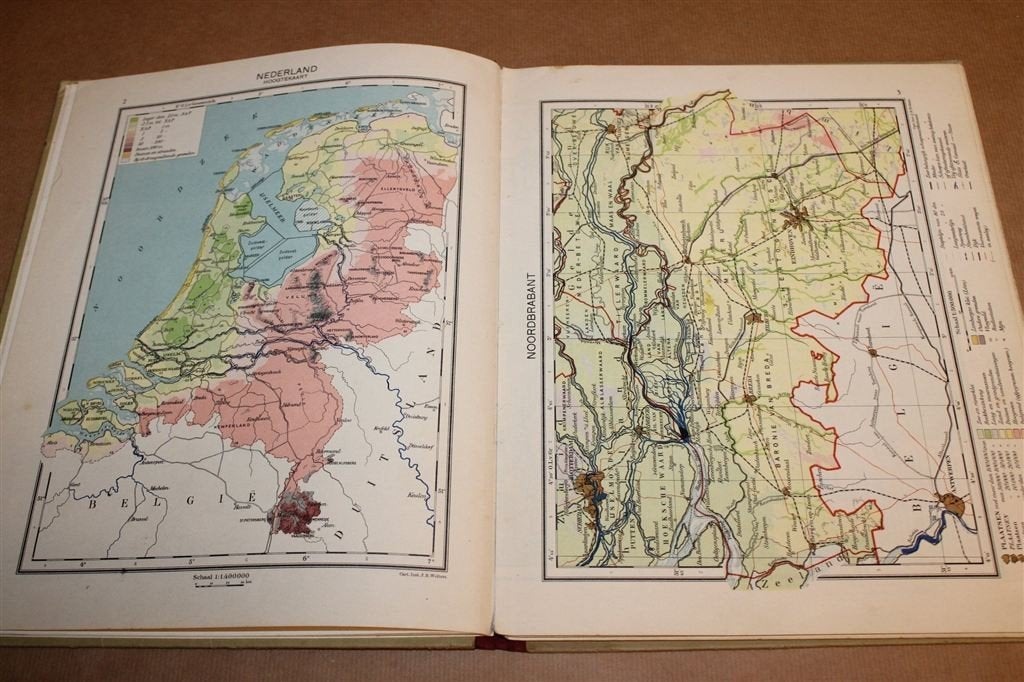 Kleine Schoolatlas der Gehele Aarde — Wolters 1939, Gelezen, Ophalen of Verzenden, Landkaart, 1800 tot 2000