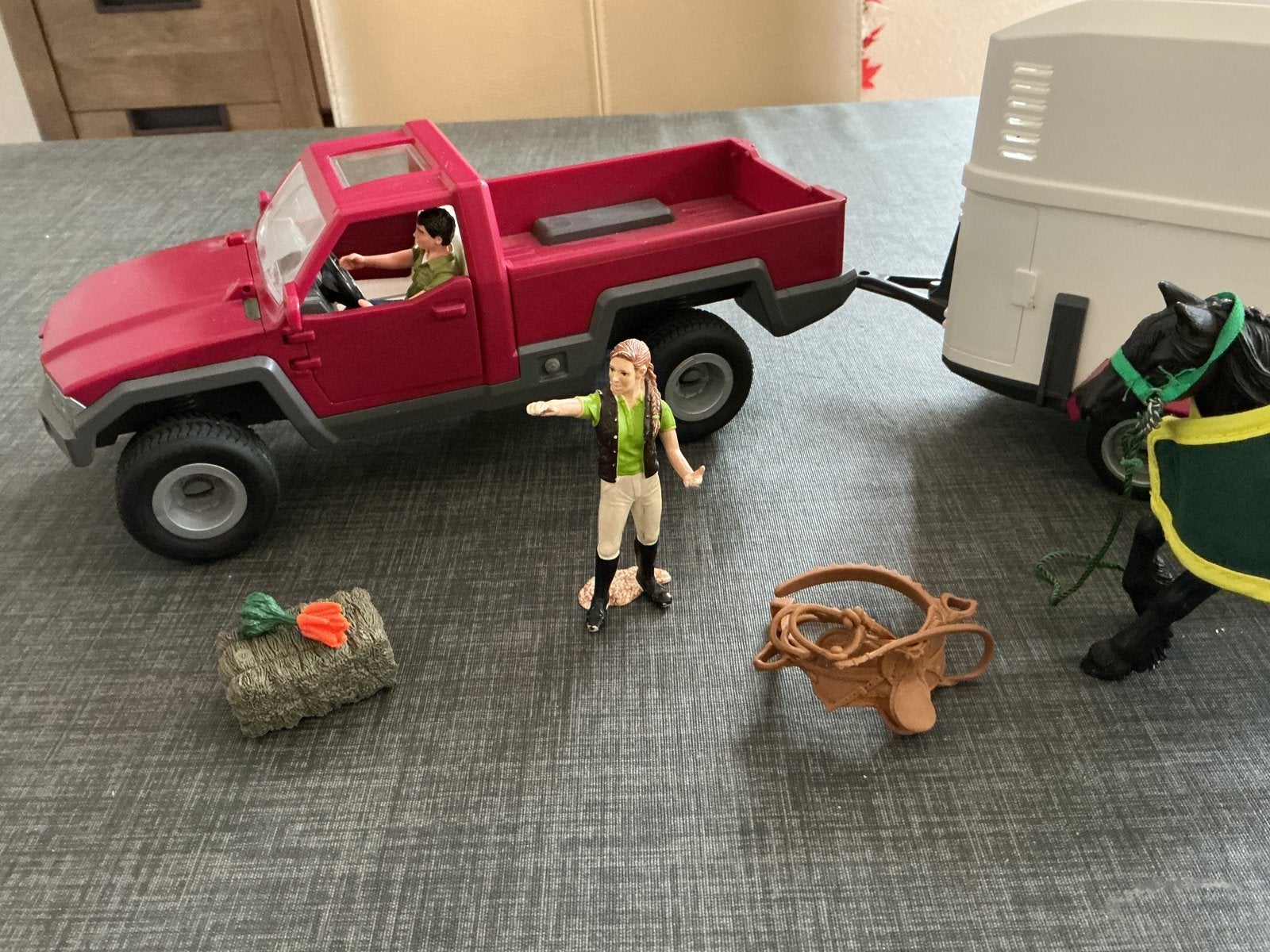 Schleich pick up met paardentrailer, Kinderen en Baby's, Speelgoed | Overig, Ophalen of Verzenden, Zo goed als nieuw, Jongen of Meisje
