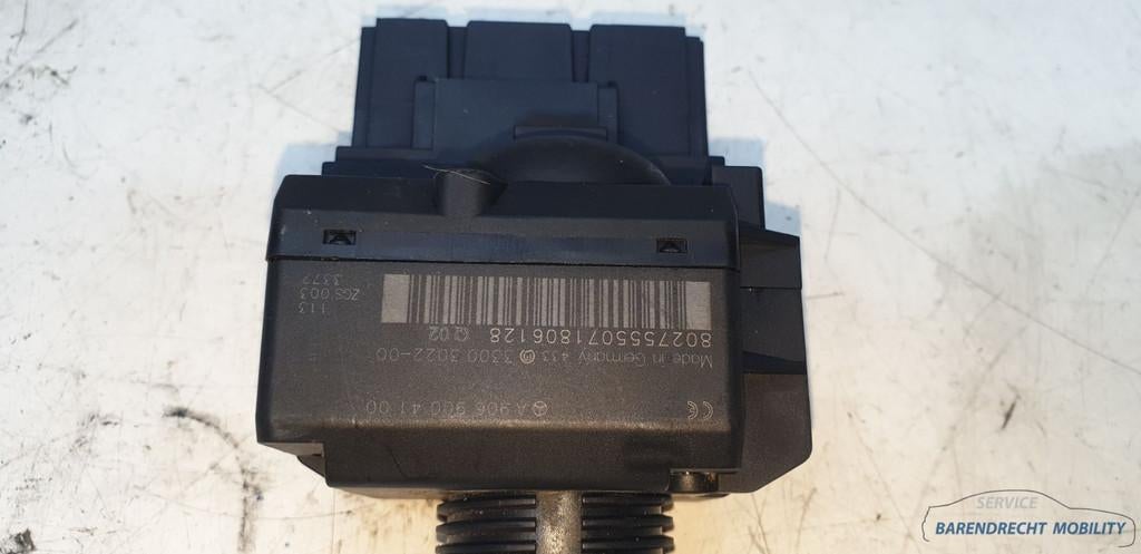 EZS Contactslot W906 sprinter 906 Mercedes 9069004100 origin, Gebruikt, Mercedes-Benz AG, Mercedes-Benz, Ophalen of Verzenden
