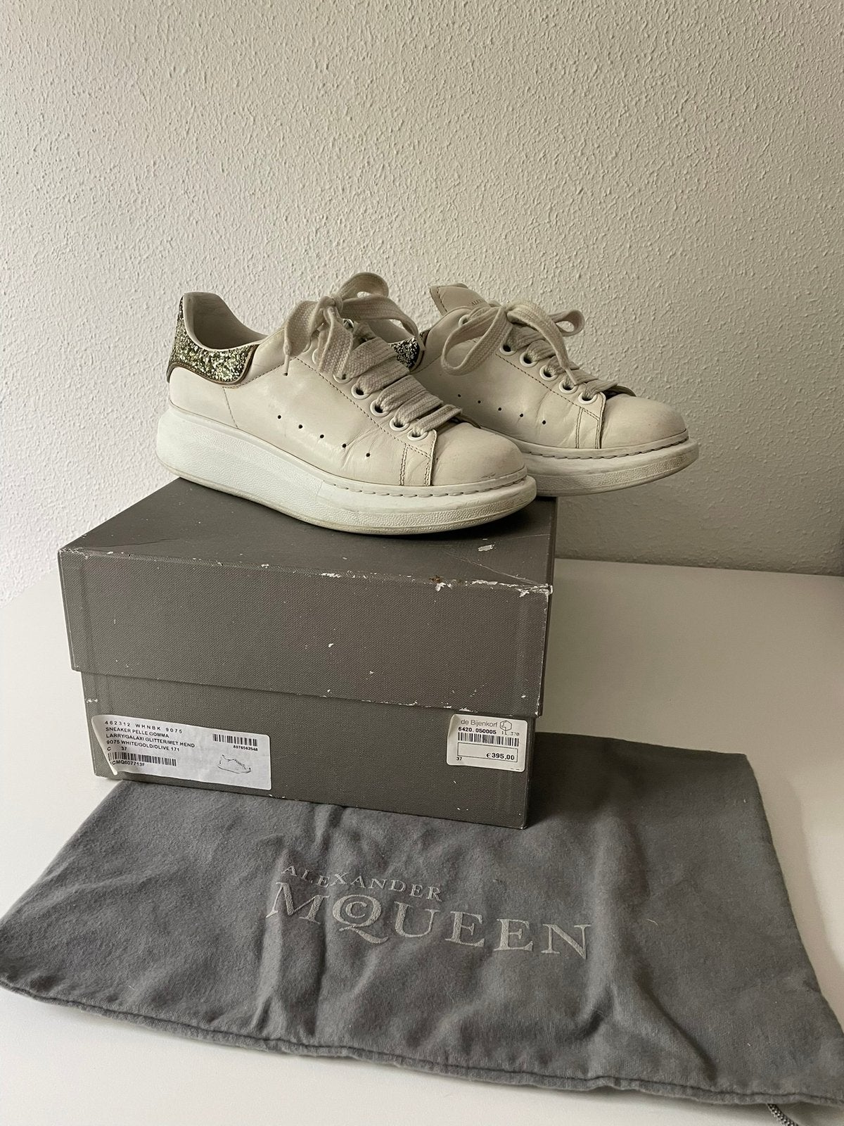 Alexander McQueen, Kleding | Dames, Schoenen, Wit, Ophalen of Verzenden, Sneakers of Gympen, Gedragen