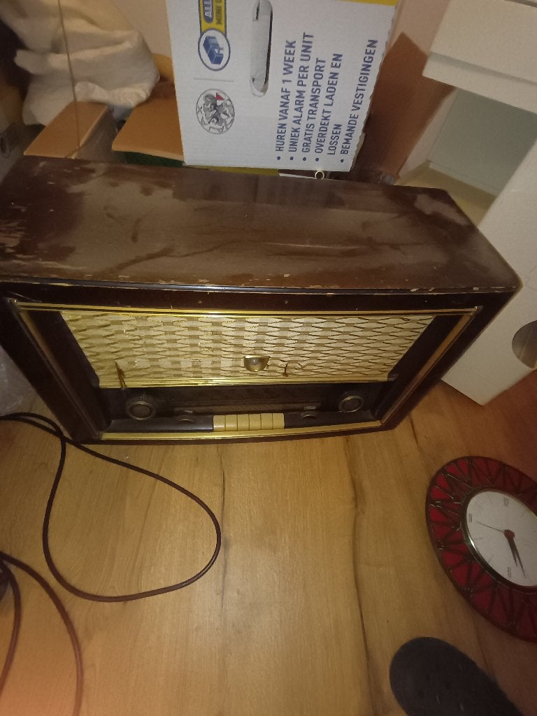 Buizenradio, Ophalen
