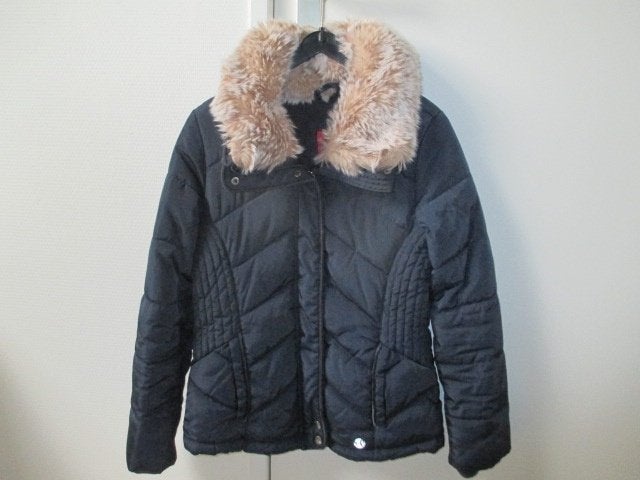 Donkerblauwe winterjas meisje maat 152 S.Oliver, Meisje, Ophalen of Verzenden, Zo goed als nieuw, Jas