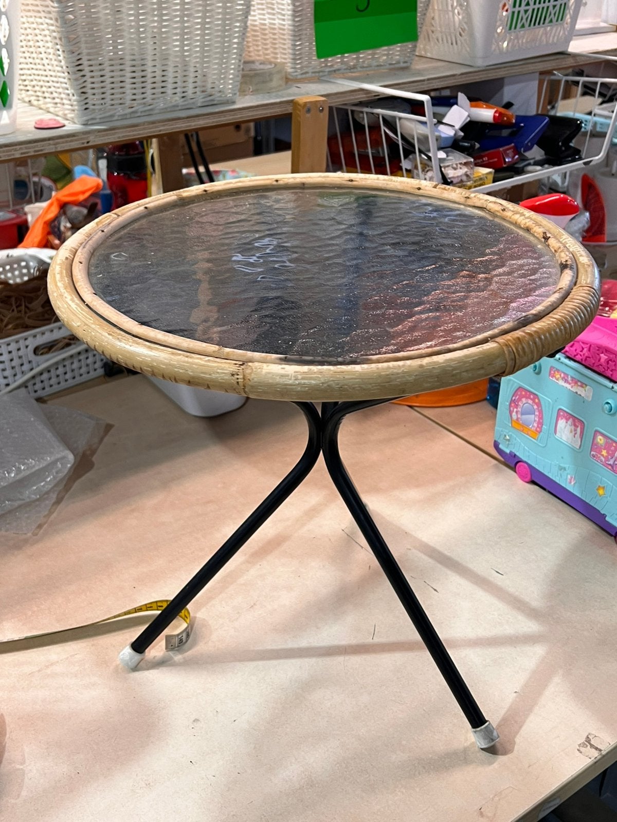 Vintage Rohe Noordwolde Bijzettafeltje Rotan Glas, Huis en Inrichting, Tafels | Bijzettafels, Minder dan 45 cm, Minder dan 55 cm