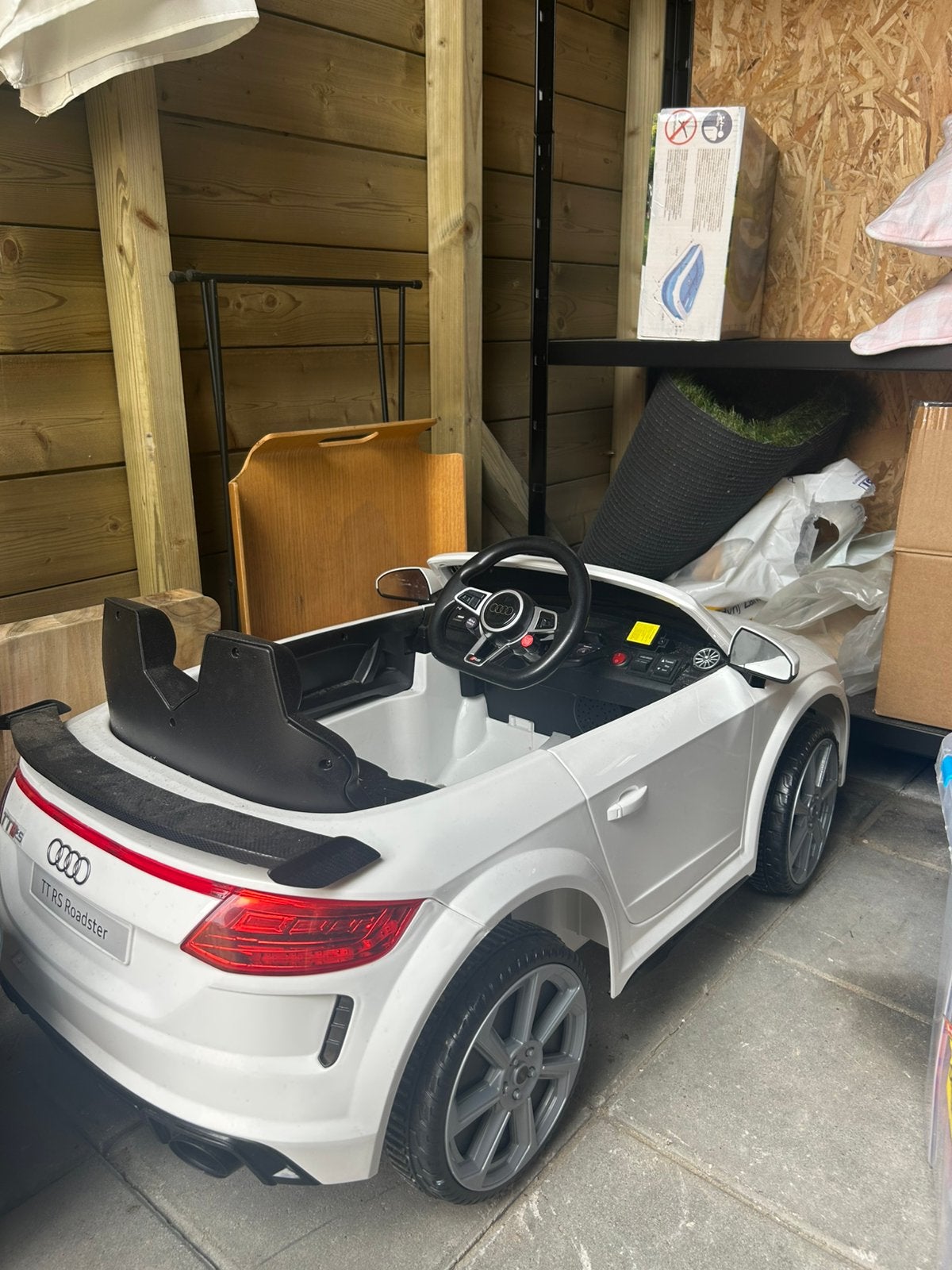 Audi TT RS elektrische kinderauto wit, Kinderen en Baby's, Speelgoed | Buiten | Accuvoertuigen, Ophalen, Zo goed als nieuw