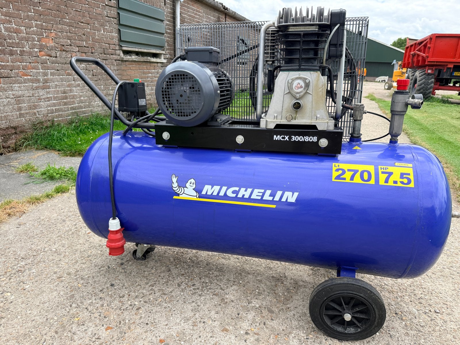 Michelin MCX 300/808 Compressor - 270L, 7.5 PK, Doe-het-zelf en Verbouw, Compressors, Ophalen, Gebruikt, 400 tot 800 liter/min