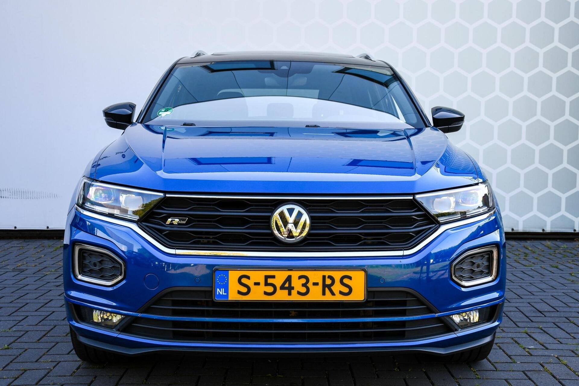 Volkswagen T-Roc 1.5 TSI Sport Business 3X R-line Pano Virtu, Stof, 4 cilinders, 150 pk, Blauw