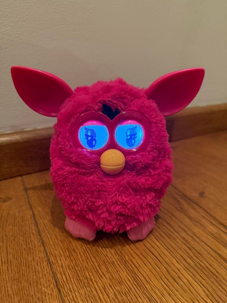 Roze Furby uit 2012 met licht en geluid, Ophalen of Verzenden, Gebruikt, Jongen of Meisje