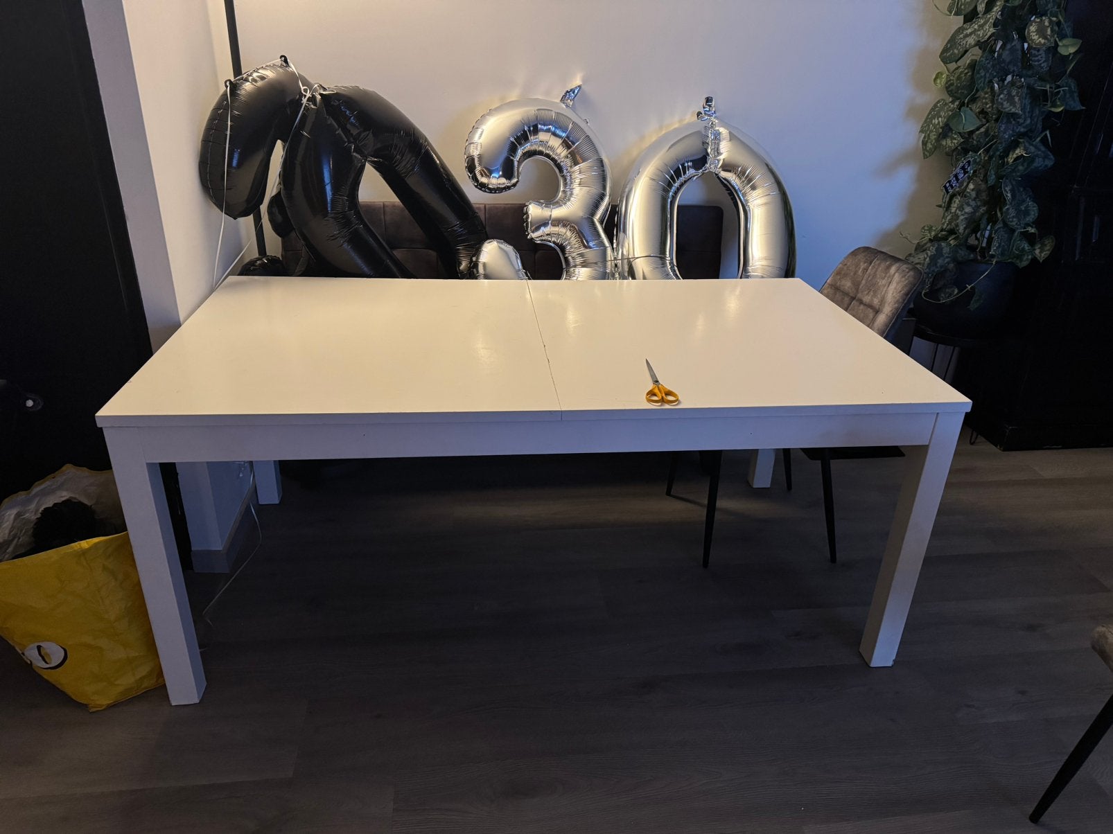 Gratis uitschuifbare eettafel 175 cm, Huis en Inrichting, Ophalen, Gebruikt, 50 tot 100 cm, Vijf personen of meer