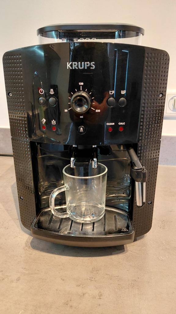 Krups Koffiemachine - Perfecte Koffie Ervaring, Ophalen, Afneembaar waterreservoir, Gebruikt, Koffiemachine