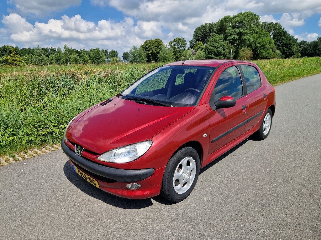 Peugeot 206 1.6 16V Gentry 5 Deurs Automaat NW APK Weinig KM, Auto's, Euro 5, Stof, 1039 kg, Bedrijf