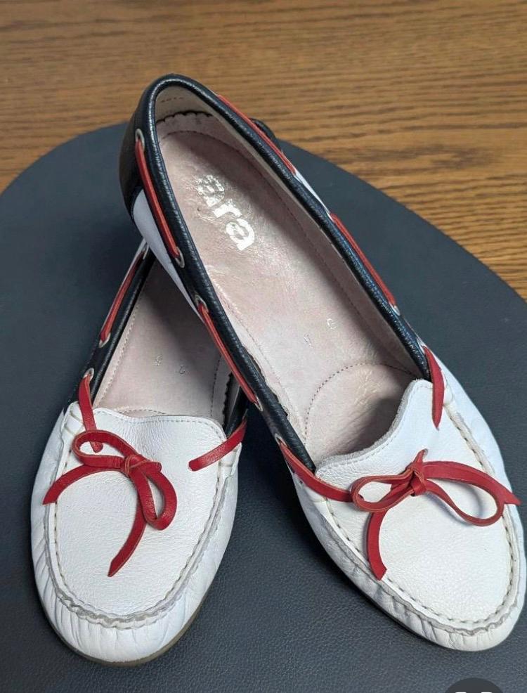 ARA mocassins maat 39 zgan SCHOENEN🔹🔹🔹, Ophalen, Zo goed als nieuw, Wit, Instappers