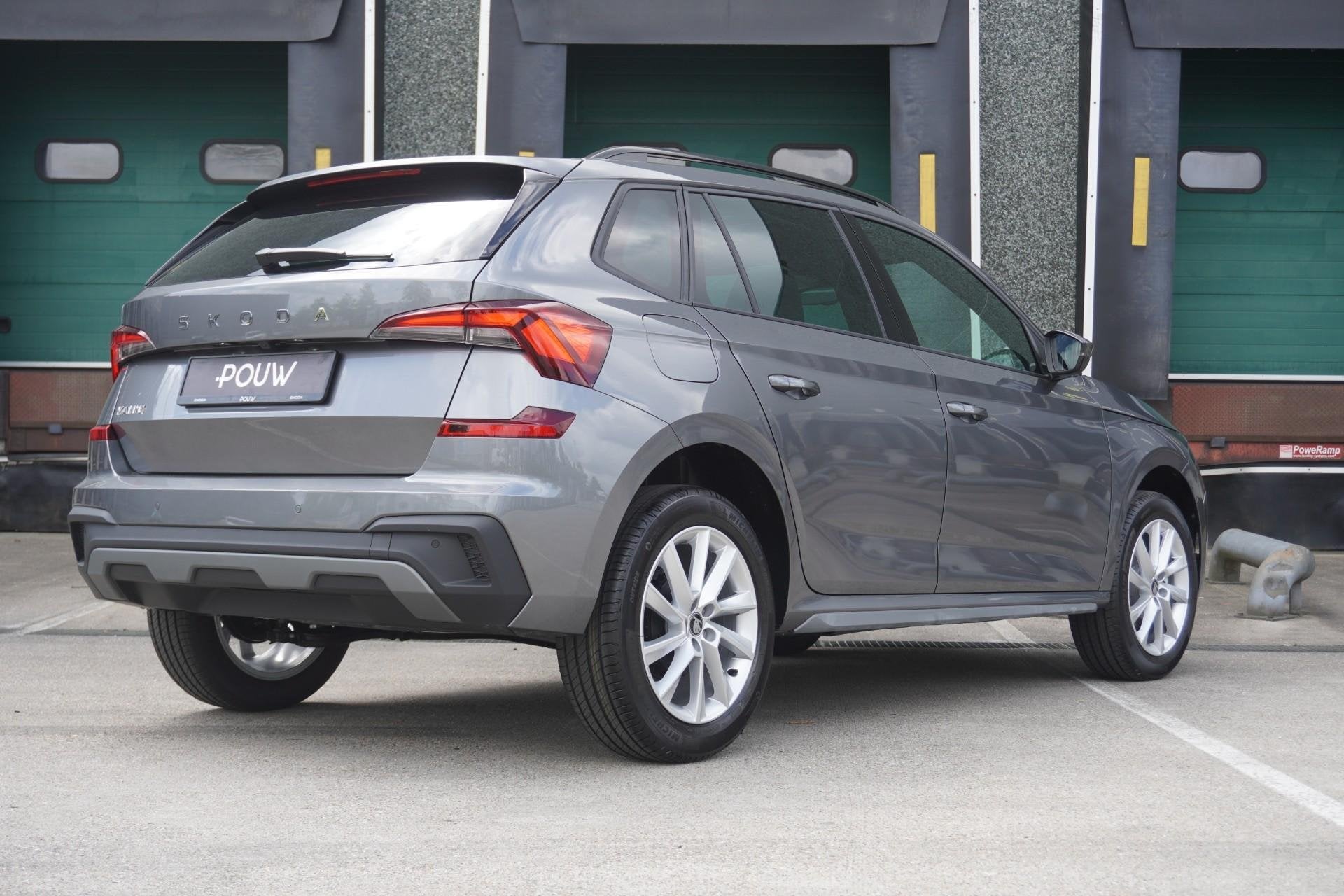 Skoda Kamiq 1.0 TSI 115pk DSG Business Edition | Stoelen Pak, Auto's, 12 maanden, Euro 6, 116 pk, Nieuw