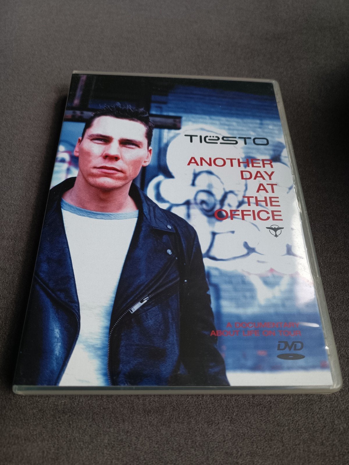 Tiësto another day at the office - dvd, Alle leeftijden, Ophalen of Verzenden, Zo goed als nieuw, Drama