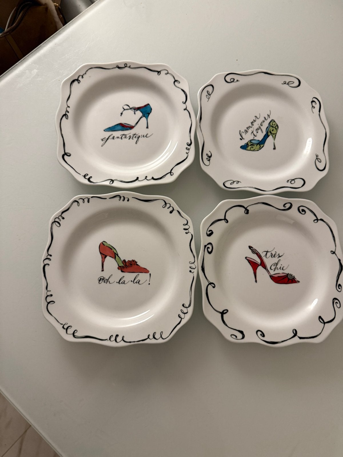 Set van 4 decoratieve bordjes met schoenen design, Overige merken, Keramiek, Ophalen of Verzenden, Zo goed als nieuw
