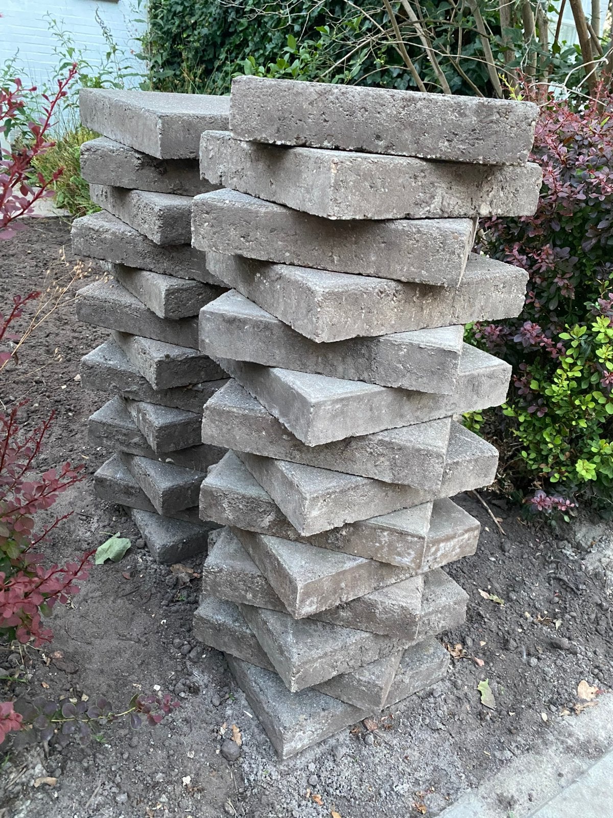 Dikke tegels 30x30 aangeboden., Ophalen, Zo goed als nieuw, Beton, Terrastegels