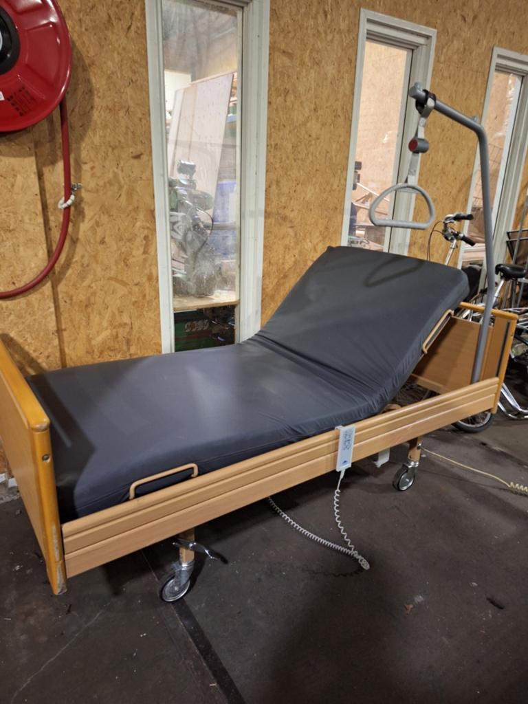 Elektrisch Hoog-Laag Zorgbed met Papegaai en Zorgmatras, Huis en Inrichting, 90 cm, Eenpersoons, Bruin, Ophalen of Verzenden