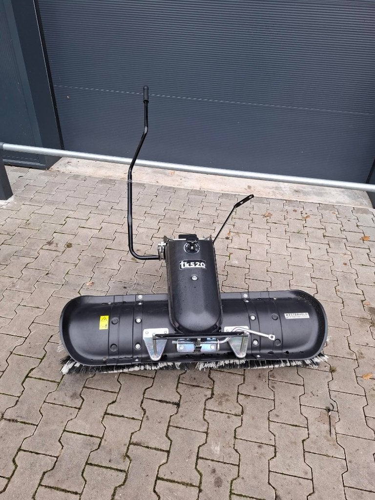 Tielburger veegmachine t.b.v. zitmaaier, Tuin en Terras, Hand-tuingereedschap, Ophalen, Zo goed als nieuw, Overige soorten, Tielbürger