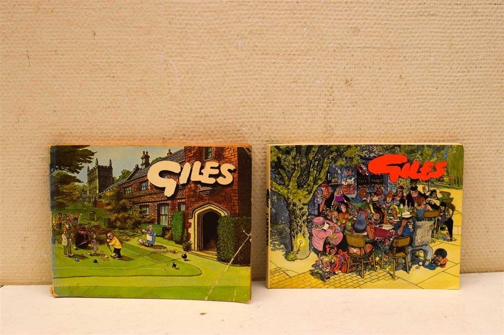 23 stuks Giles Sunday express & daily express cartoons 47905, Ophalen of Verzenden, Gelezen
