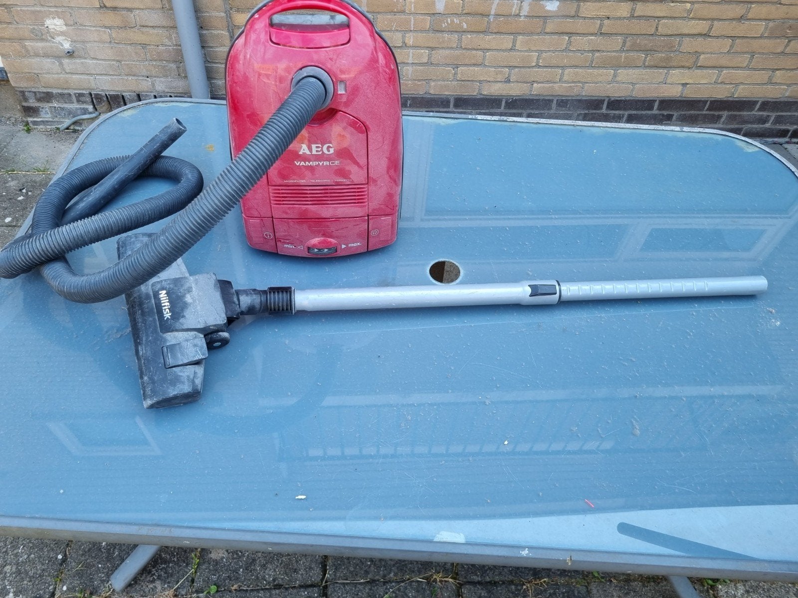 AEG Vampyr CE2300HFE+ Sledestofzuiger - 700W, Witgoed en Apparatuur, Stofzuigers, Gebruikt, Sledestofzuiger, AEG, Minder dan 1200 watt