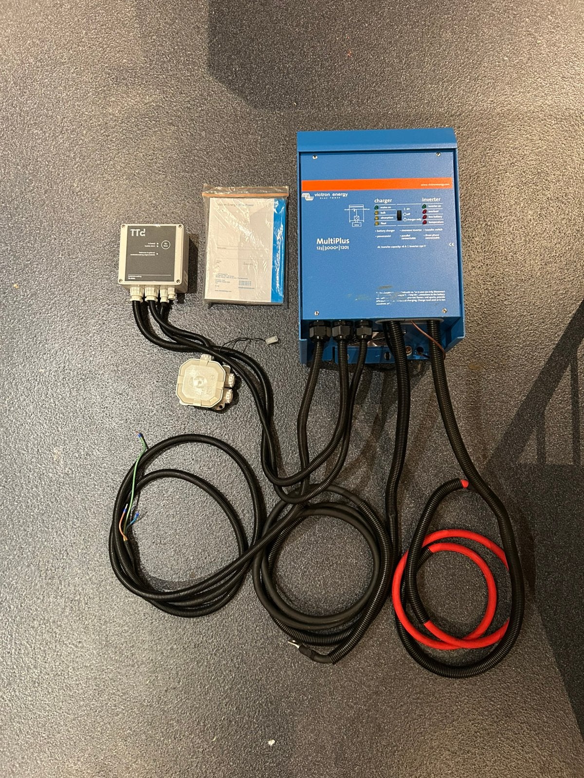 Victron MultiPlus 12Volt / 3000VA / 120Amp, Ophalen, Gebruikt