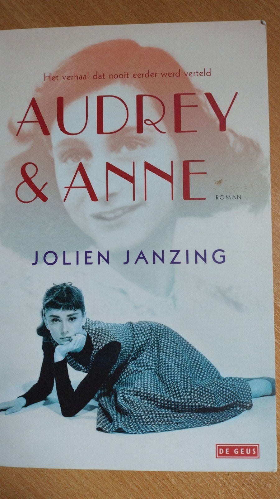 Audrey & Anne - Jolien Janzing (Roman), Ophalen of Verzenden, Zo goed als nieuw, Jolien Janzing, Nederland