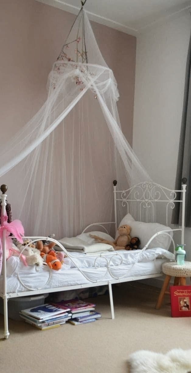 Antiek metalen kinderbed met matras en lattenbodem, Kinderen en Baby's, Kinderkamer | Bedden, 85 tot 100 cm, Gebruikt, 180 cm of meer