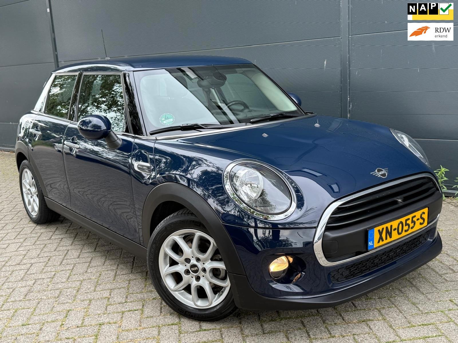 Mini 5-Deurs 1.5 One Pepper/Navi/Carplay/cruise/Airco/parkse