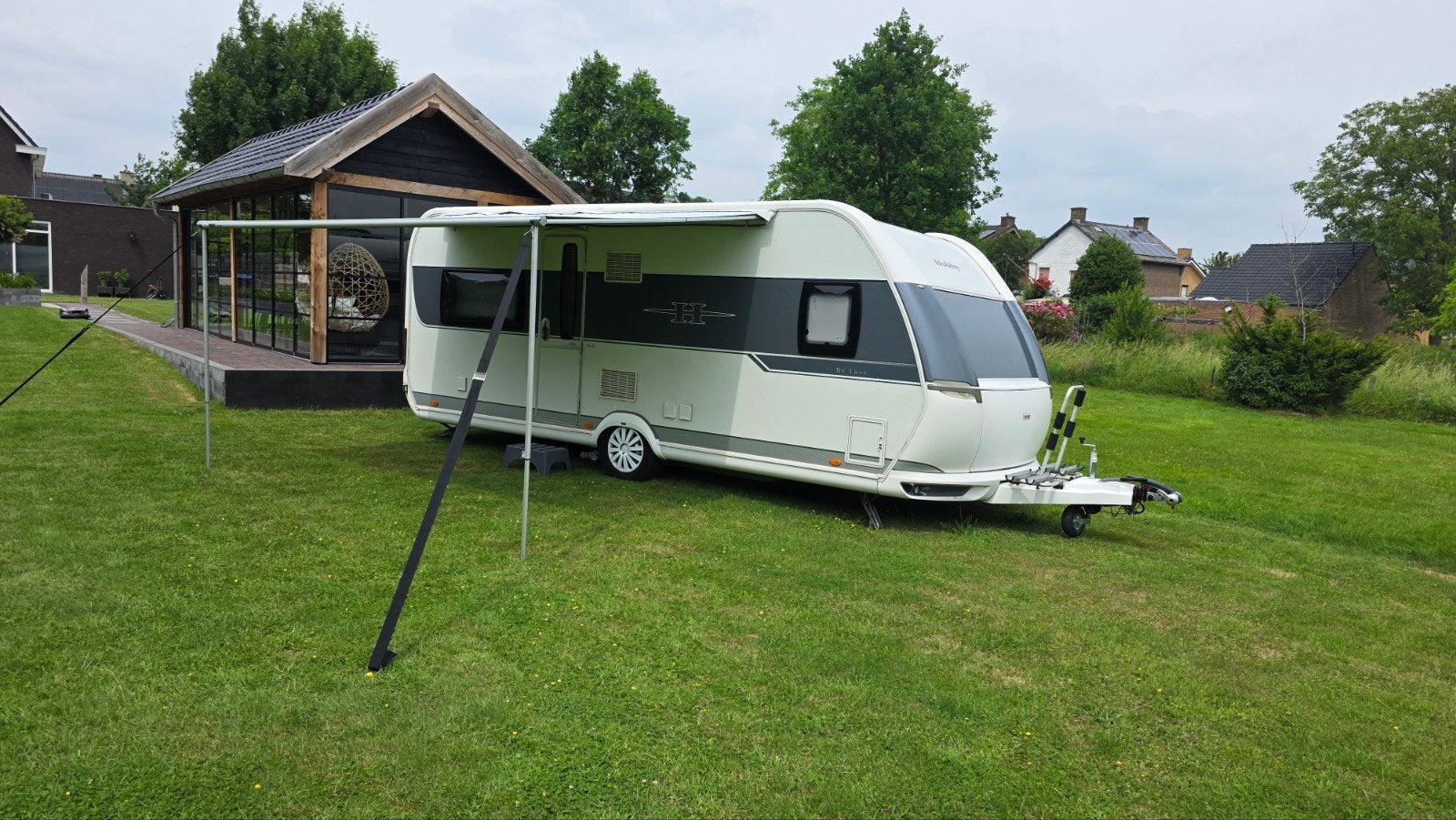 Hobby 560 CFE De Luxe Luifel Mover Autark 2 x zonnepaneel, Koelkast, Rondzit, Hobby, Frans bed