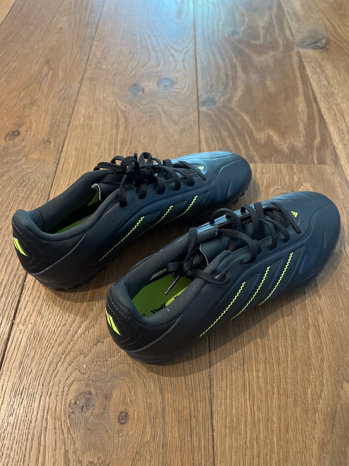 Zgan Adidas Copa gym voetbalschoenen - Maat 40, valt als 39, Maat XS of kleiner, Schoenen, Ophalen of Verzenden, Zo goed als nieuw