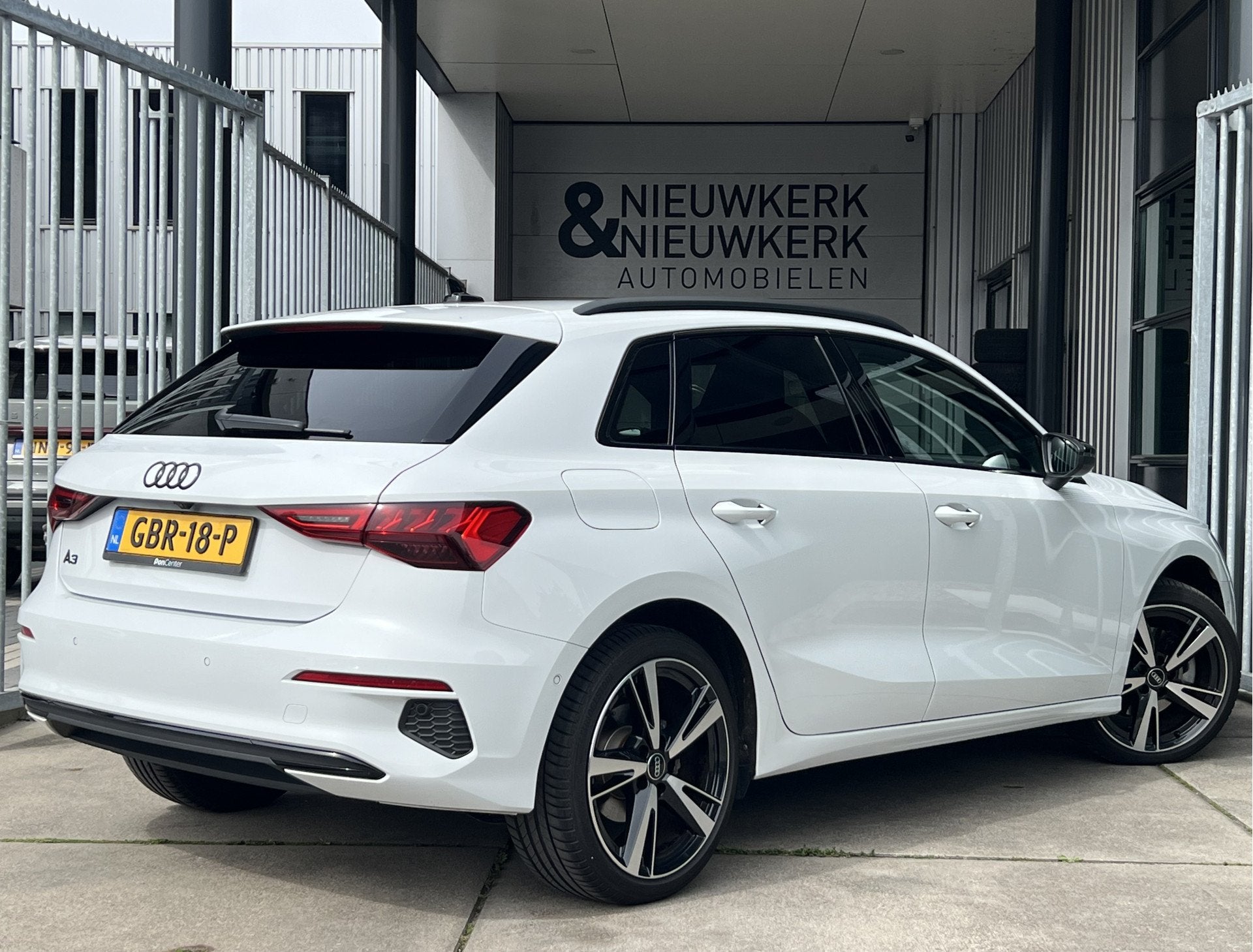 Audi A3 Sportback 40 TFSI e Advanced Edition Hybrid | LEDER, 1525 kg, Gebruikt, 4 cilinders, Wit