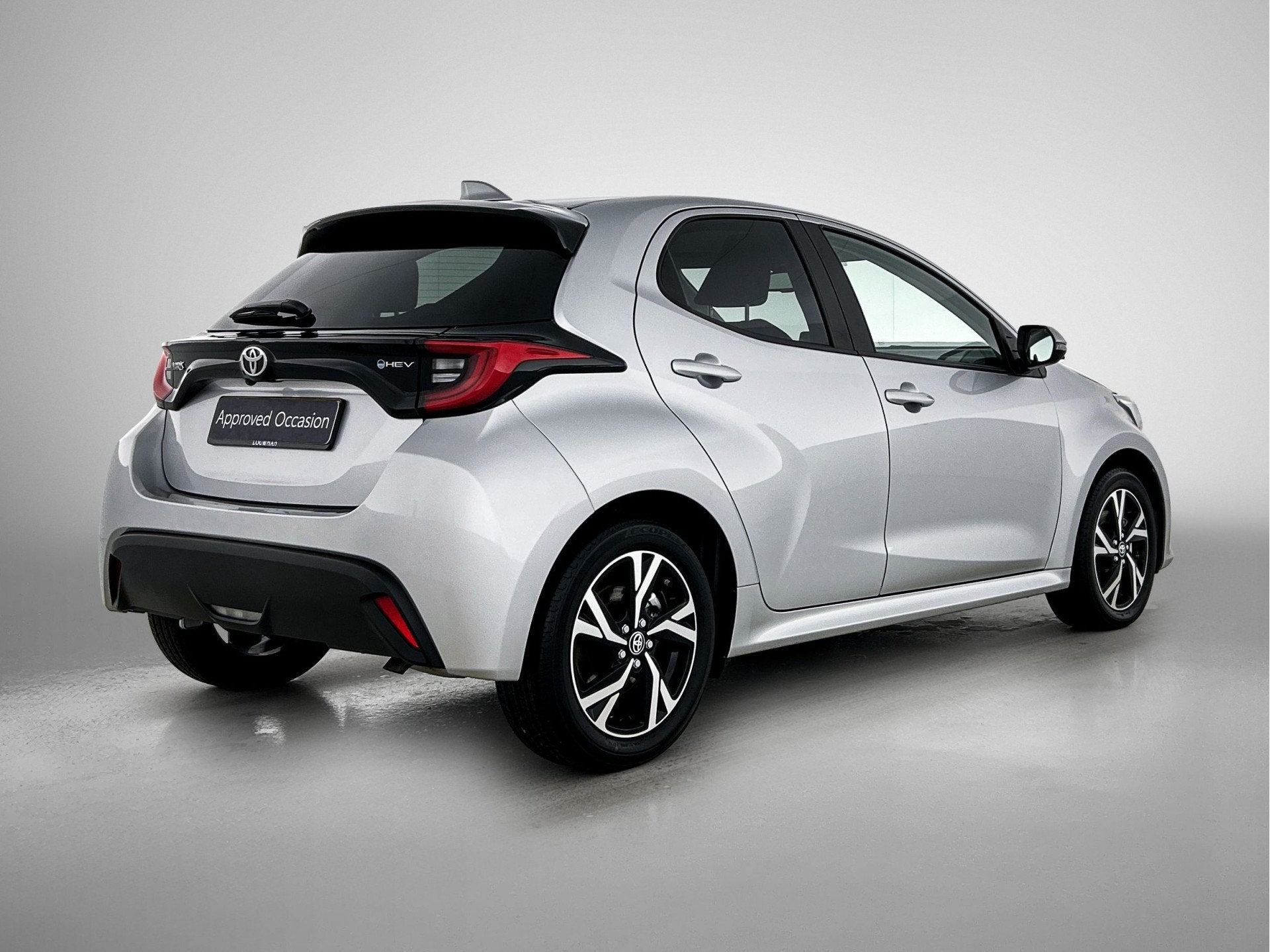 Toyota Yaris 1.5 Hybrid 115 Dynamic Limited | BTW Voertuig |, 12 maanden, Gebruikt, 1490 cc, Bedrijf