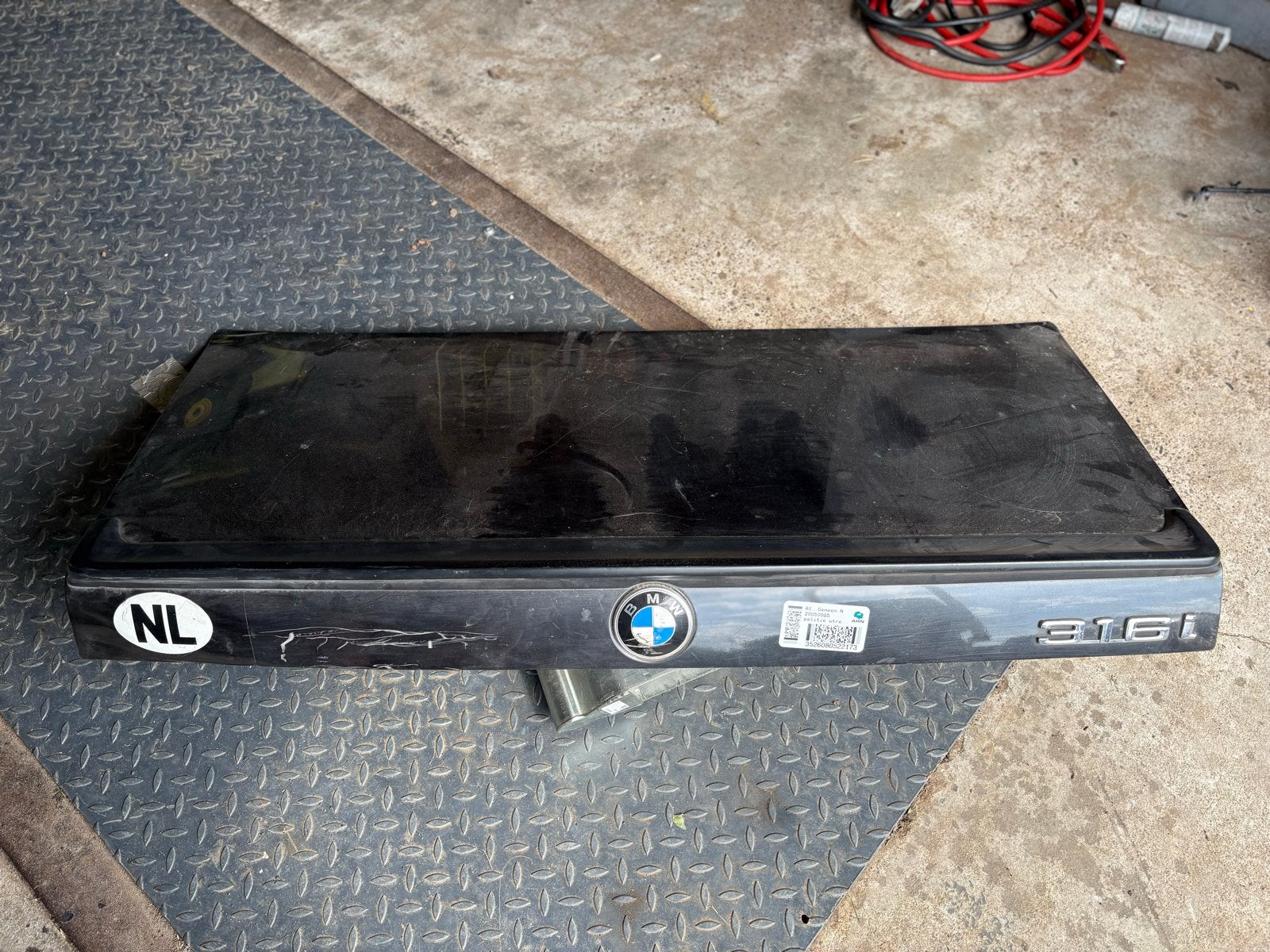 BMW E30 316i Achterklep en Spoiler Phoenix AG, Ophalen