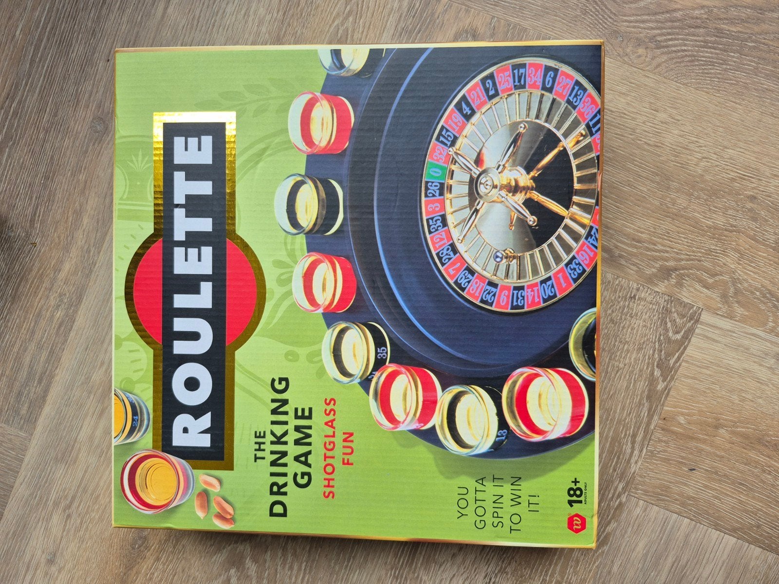 Roulette Drinkspel met Shotglaasjes - Feestplezier, Hobby en Vrije tijd, Gezelschapsspellen | Bordspellen, Vijf spelers of meer