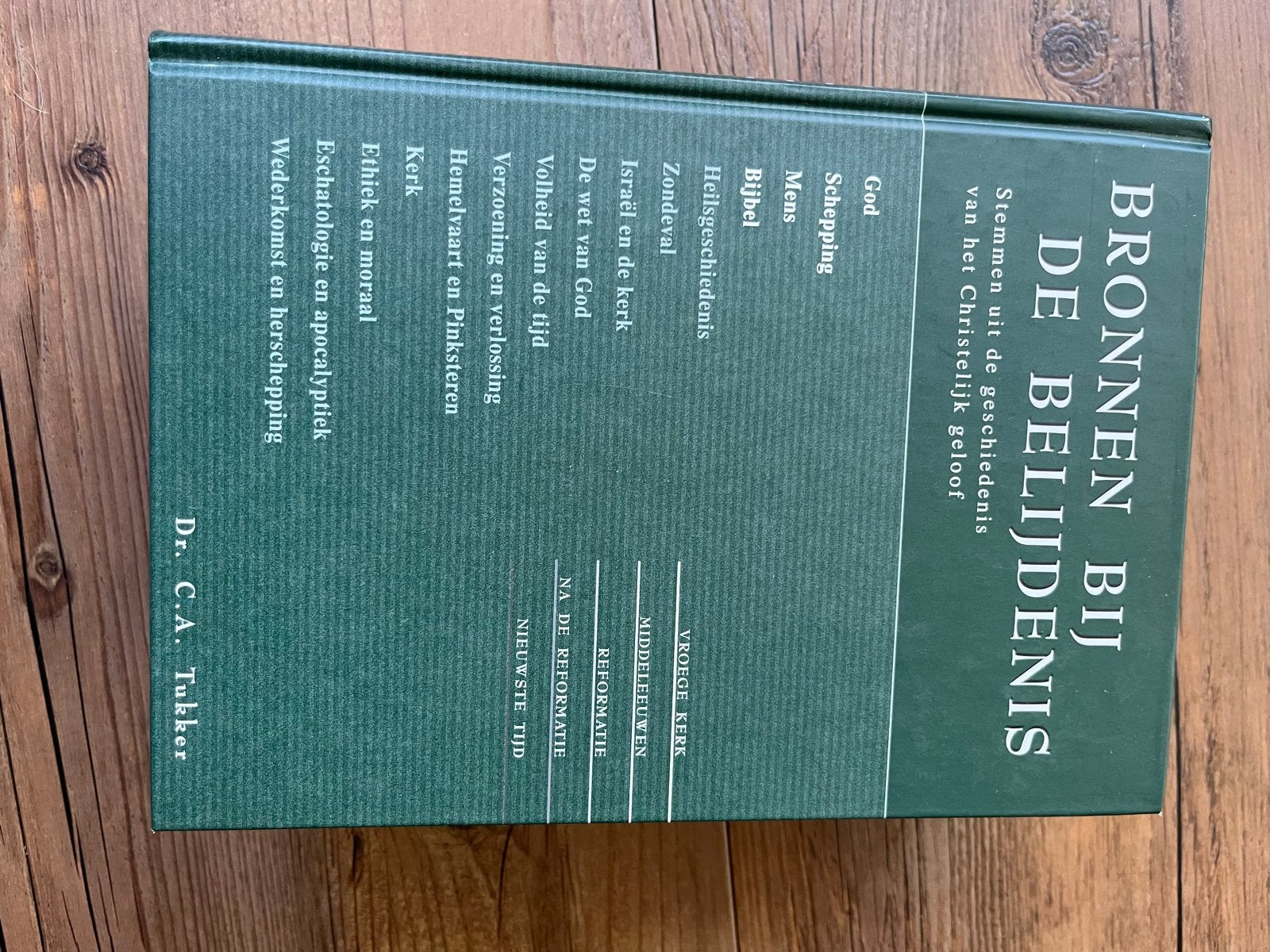 Bronnen bij de Belijdenis - Dr. C.A. Tukker, Boeken, Godsdienst en Theologie, Ophalen of Verzenden, Gelezen, Christendom | Protestants