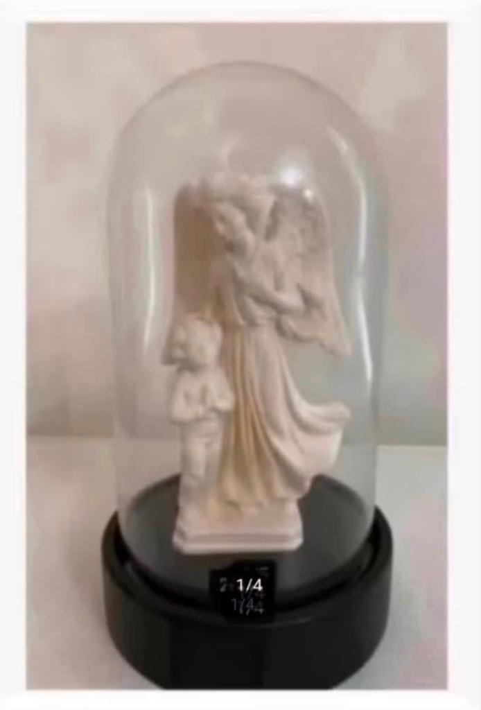 Religie: Mooie Witte Engel, Polyresin, onder stolp 19,5 cm, Ophalen of Verzenden
